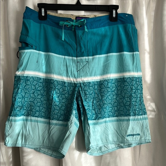 Patagonia Men’s Wavefarer Board Shorts Swim Shorts Aqua Blue Size 34 - Picture 2 of 6